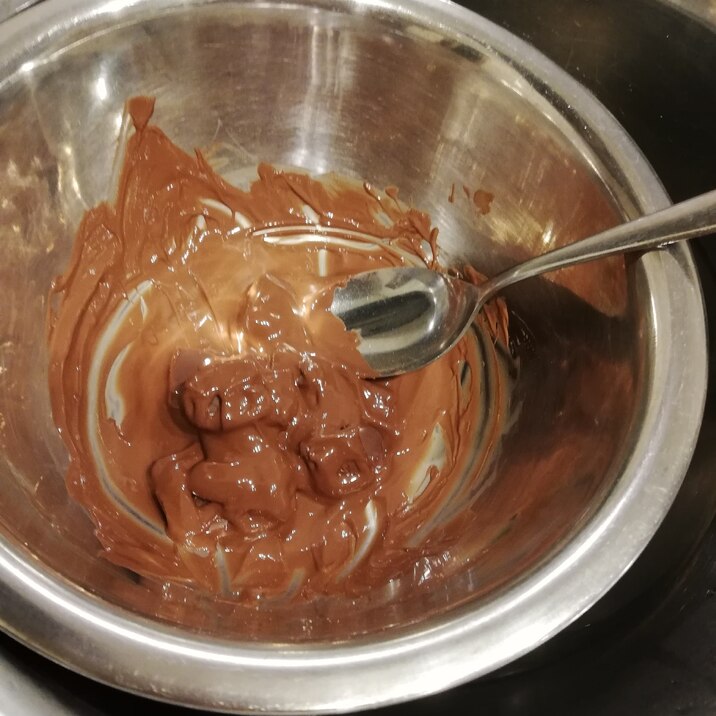 チョコレートの湯煎✩.*˚